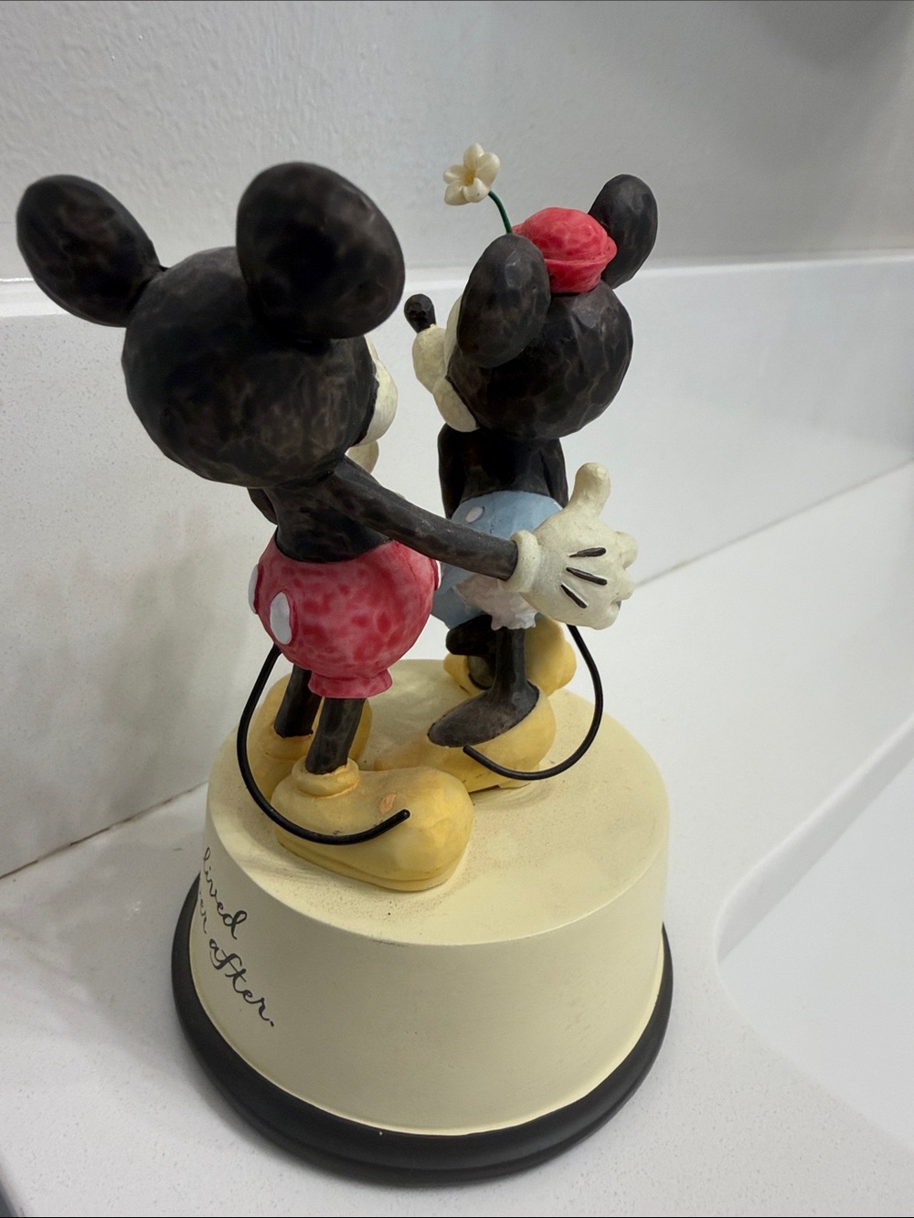 Hallmark Disney Mickey and Minnie Mouse "Happily Ever After" Figurine - Picture 2 of 6